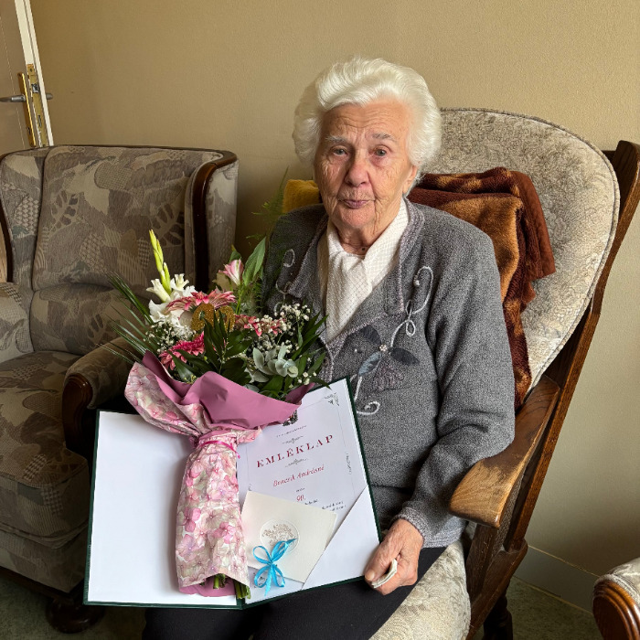 Bencsik Andrásné köszöntése 90. születésnapja alkalmából