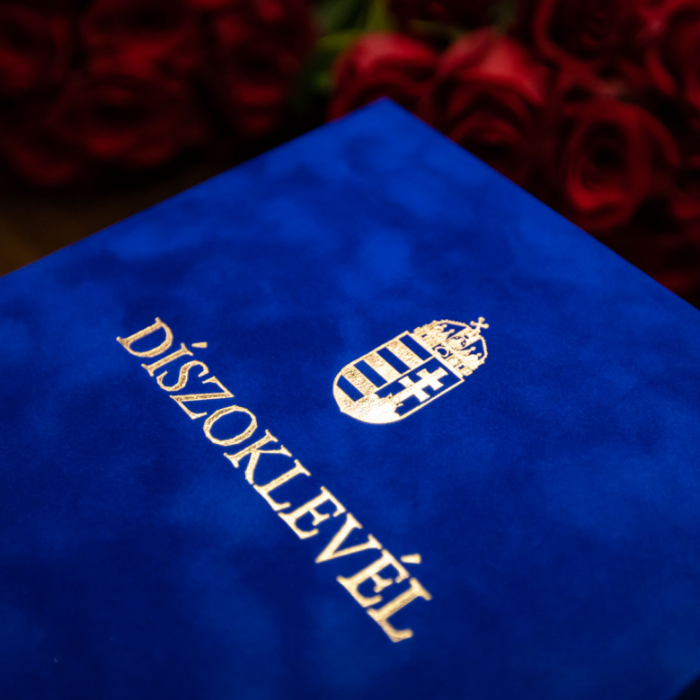 Tájékoztató a pedagógus díszoklevelek iránti igénylés benyújtásának módjáról