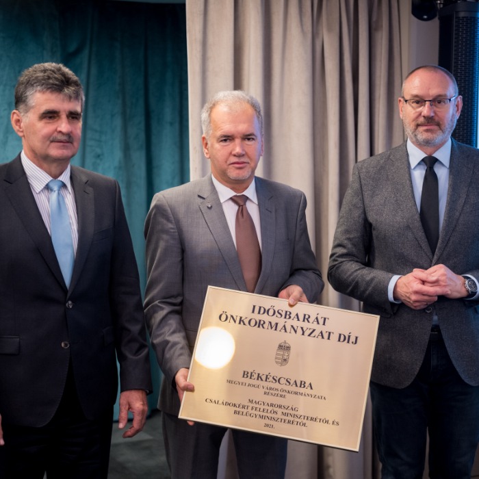 Békéscsaba Megyei Jogú Város Önkormányzata 'Idősbarát Önkormányzat' díjban részesült