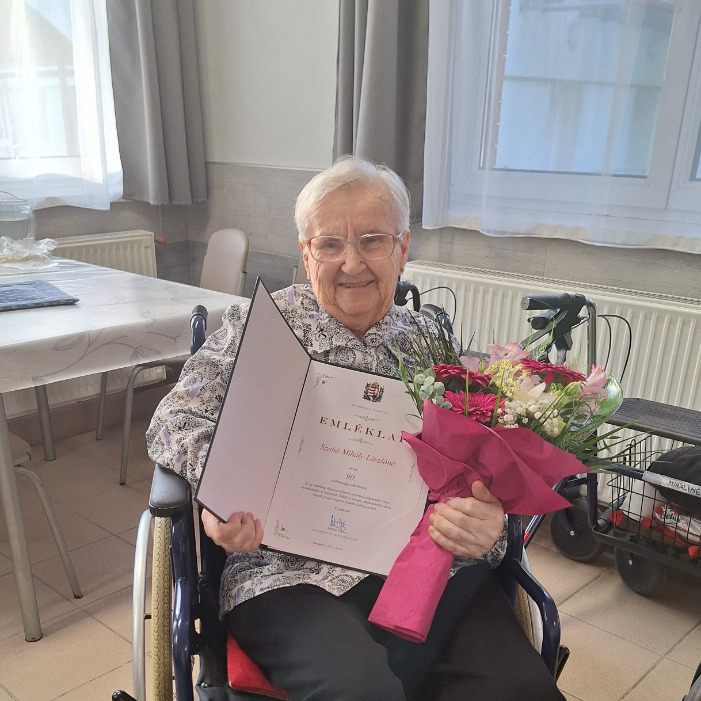 Szabó Mihály Lászlóné köszöntése 90. születésnapja alkalmából